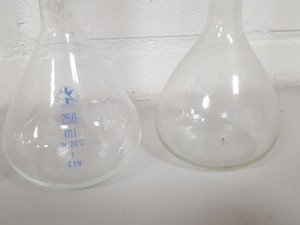 Thumbnail image of 108 x Volumetric Flasks Lab Glassware Glass + Stoppers