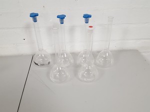 Thumbnail image of 108 x Volumetric Flasks Lab Glassware Glass + Stoppers
