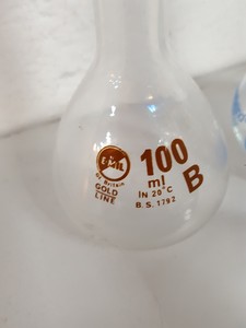 Thumbnail image of 108 x Volumetric Flasks Lab Glassware Glass + Stoppers