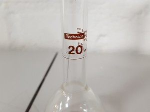 Thumbnail image of 108 x Volumetric Flasks Lab Glassware Glass + Stoppers