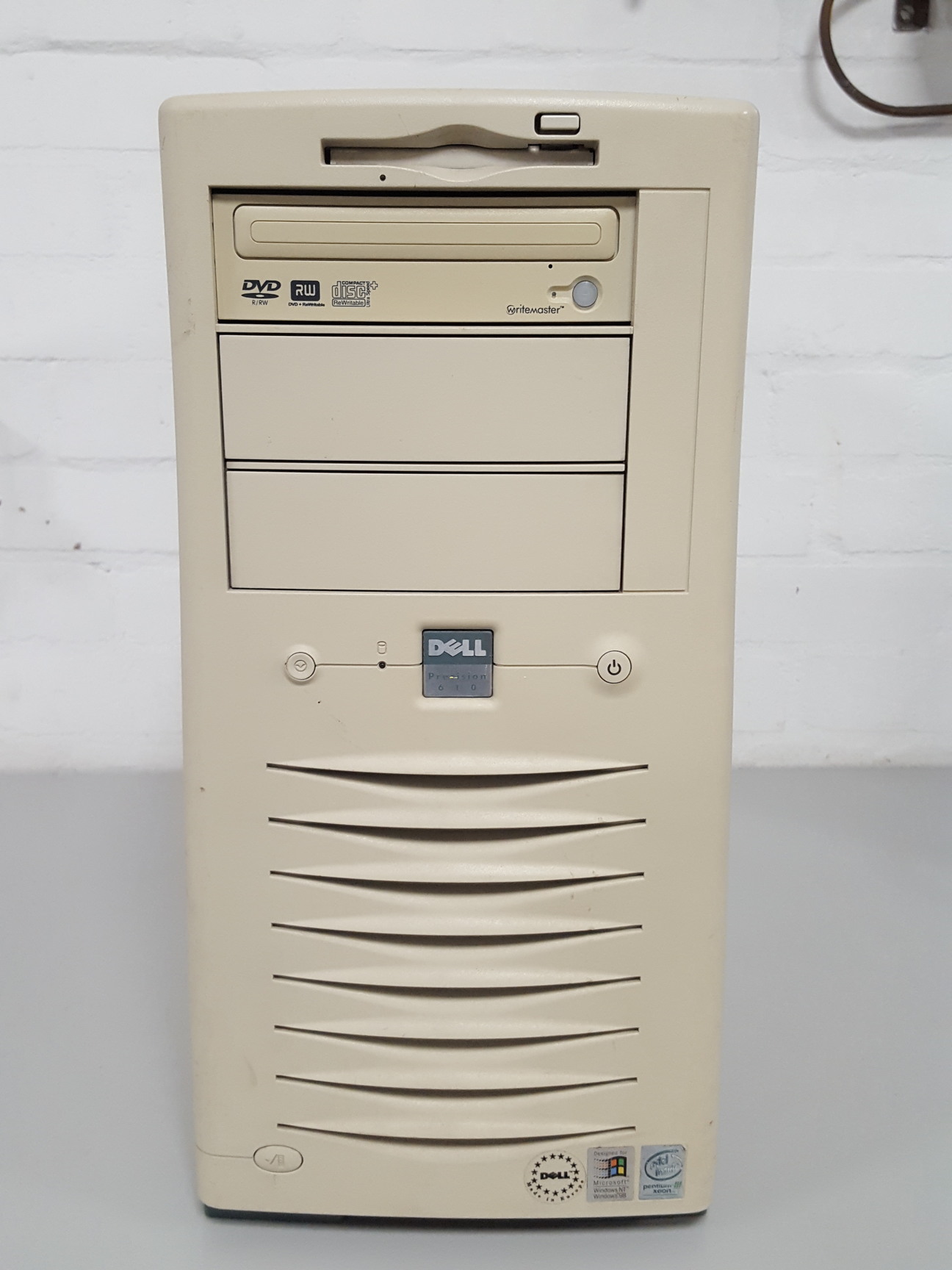 Image of Dell Precision 610 Pentium III PC Computer IT Retro Gaming Windows XP