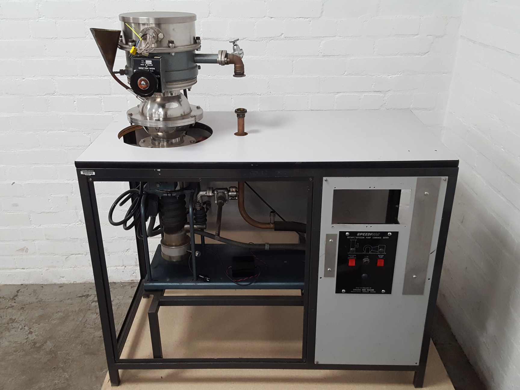 Image of Edwards SpeediVac Diffusion Pump + Cold Baffle, Spacer and UHV Chamber Lab