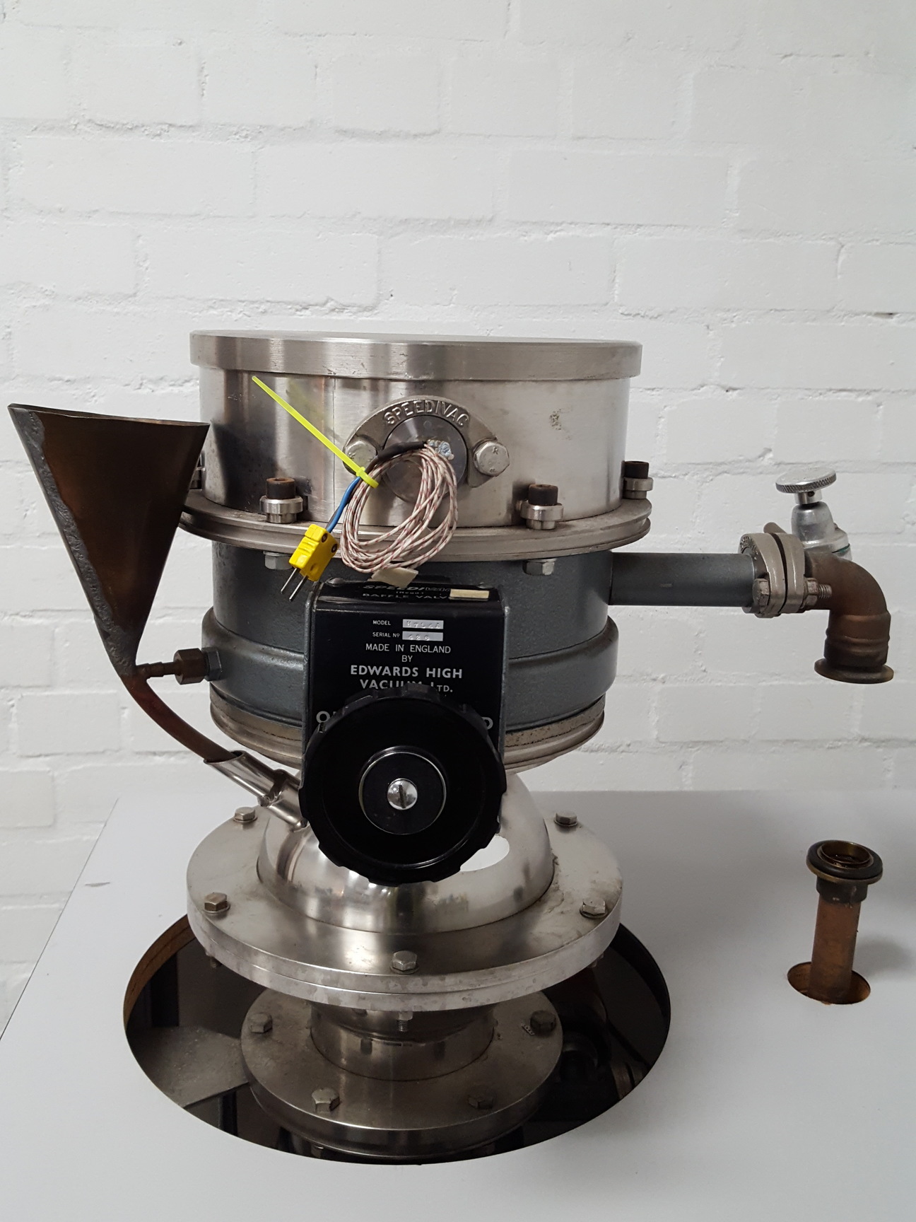 Image of Edwards SpeediVac Diffusion Pump + Cold Baffle, Spacer and UHV Chamber Lab