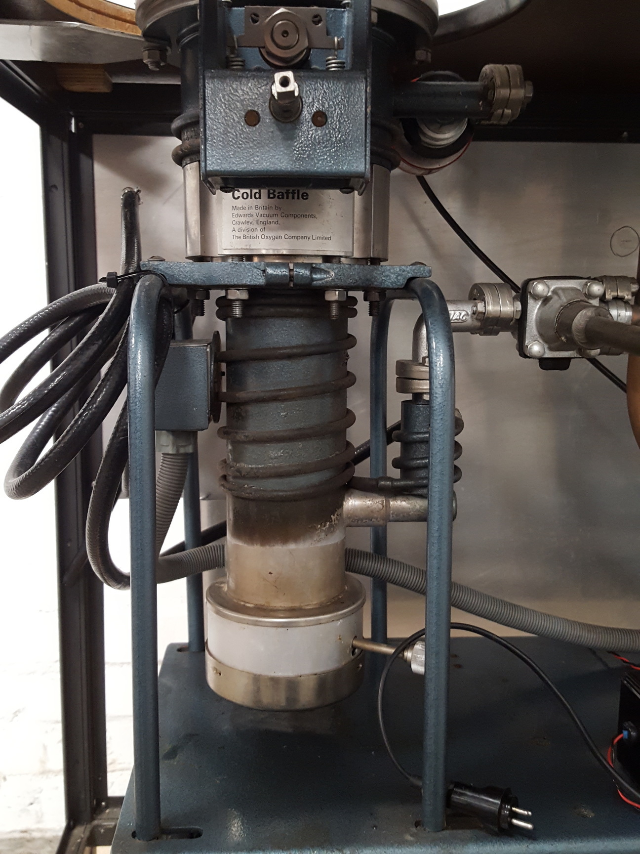 Image of Edwards SpeediVac Diffusion Pump + Cold Baffle, Spacer and UHV Chamber Lab