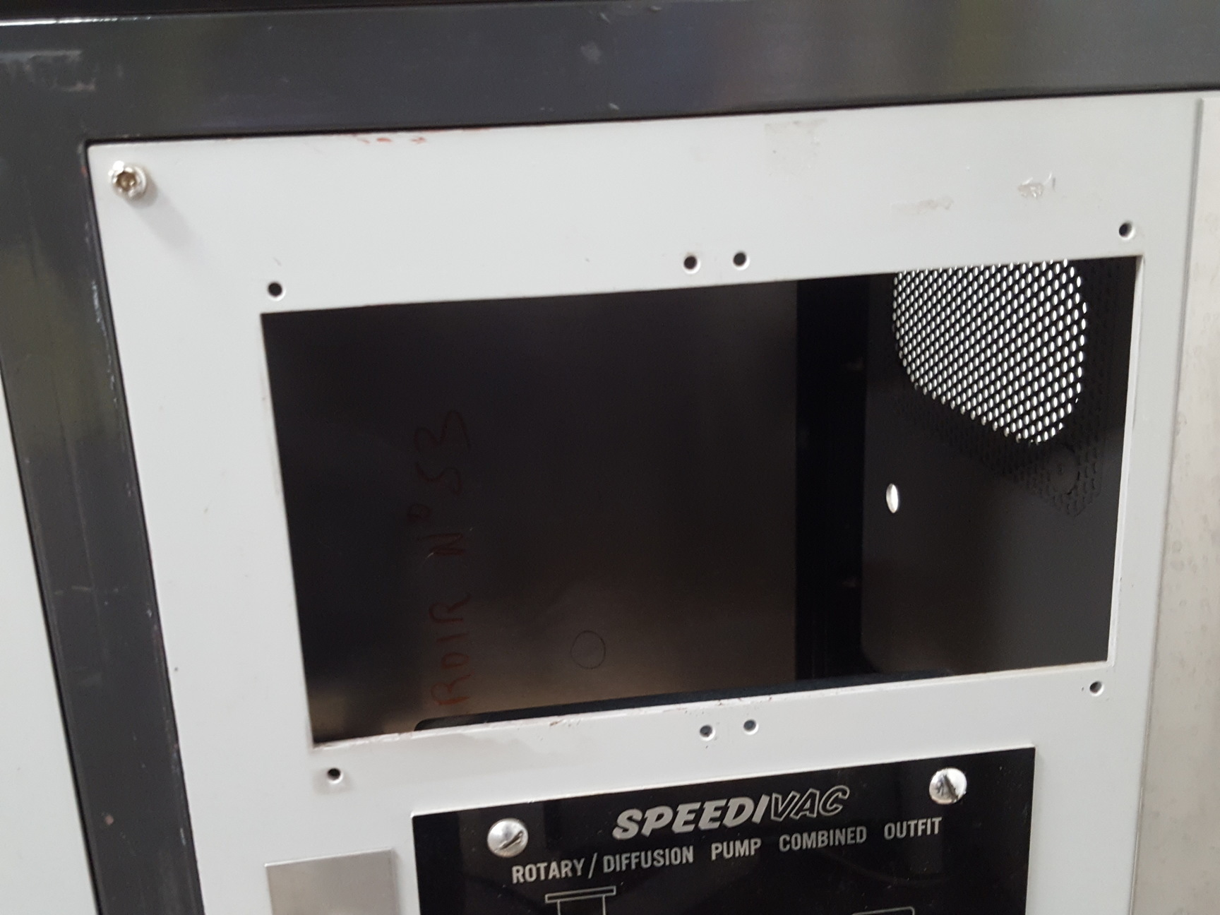 Image of Edwards SpeediVac Diffusion Pump + Cold Baffle, Spacer and UHV Chamber Lab