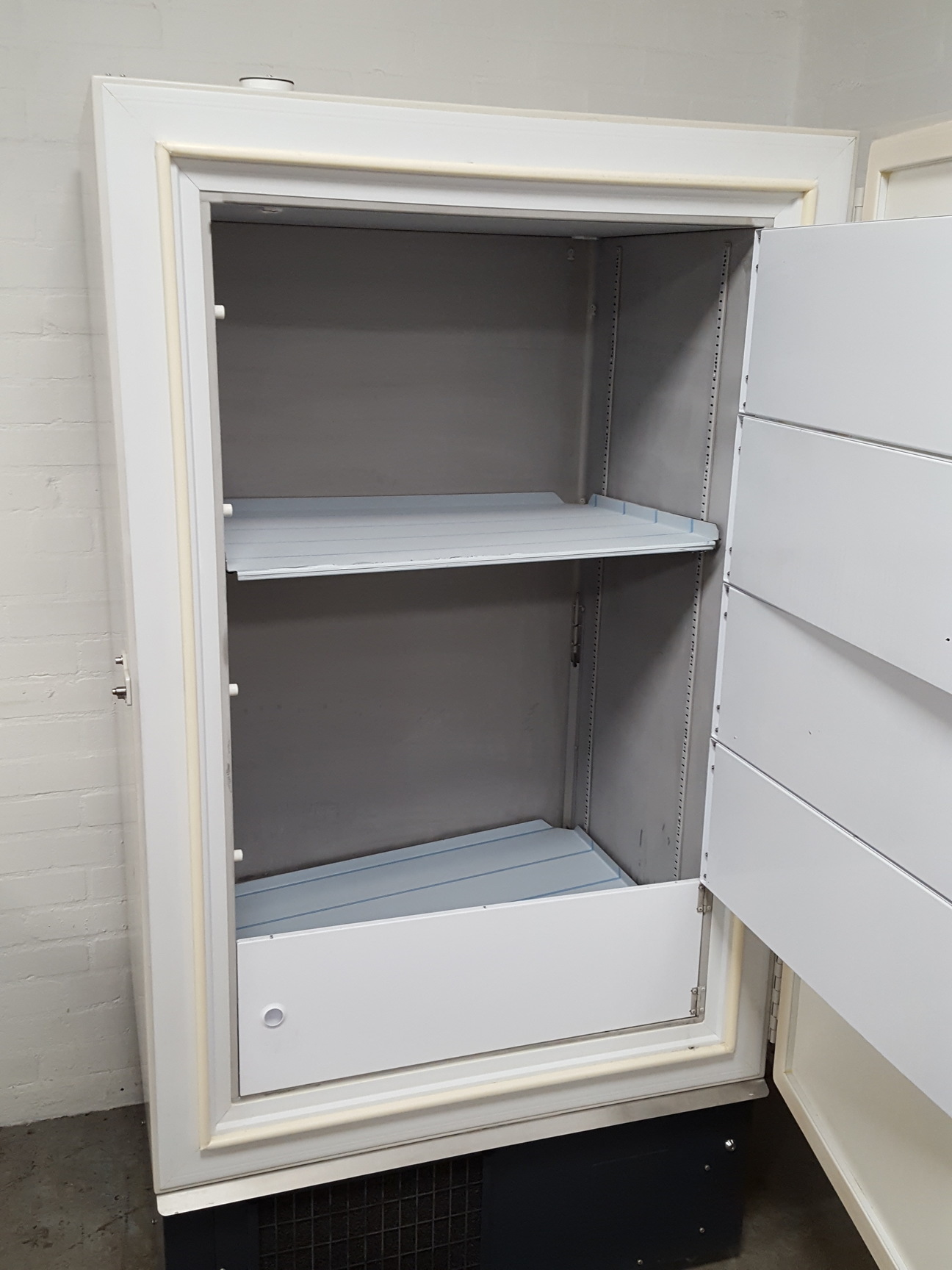 Image of New Brunswick Premium U570 Ultra Low Temperature Lab Freezer ULT -45C