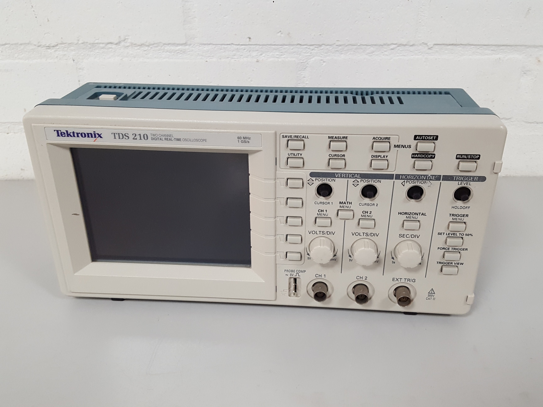 Tektronix TDS210 60 MHz Dual Channel Digital Oscilloscope (Spares ...