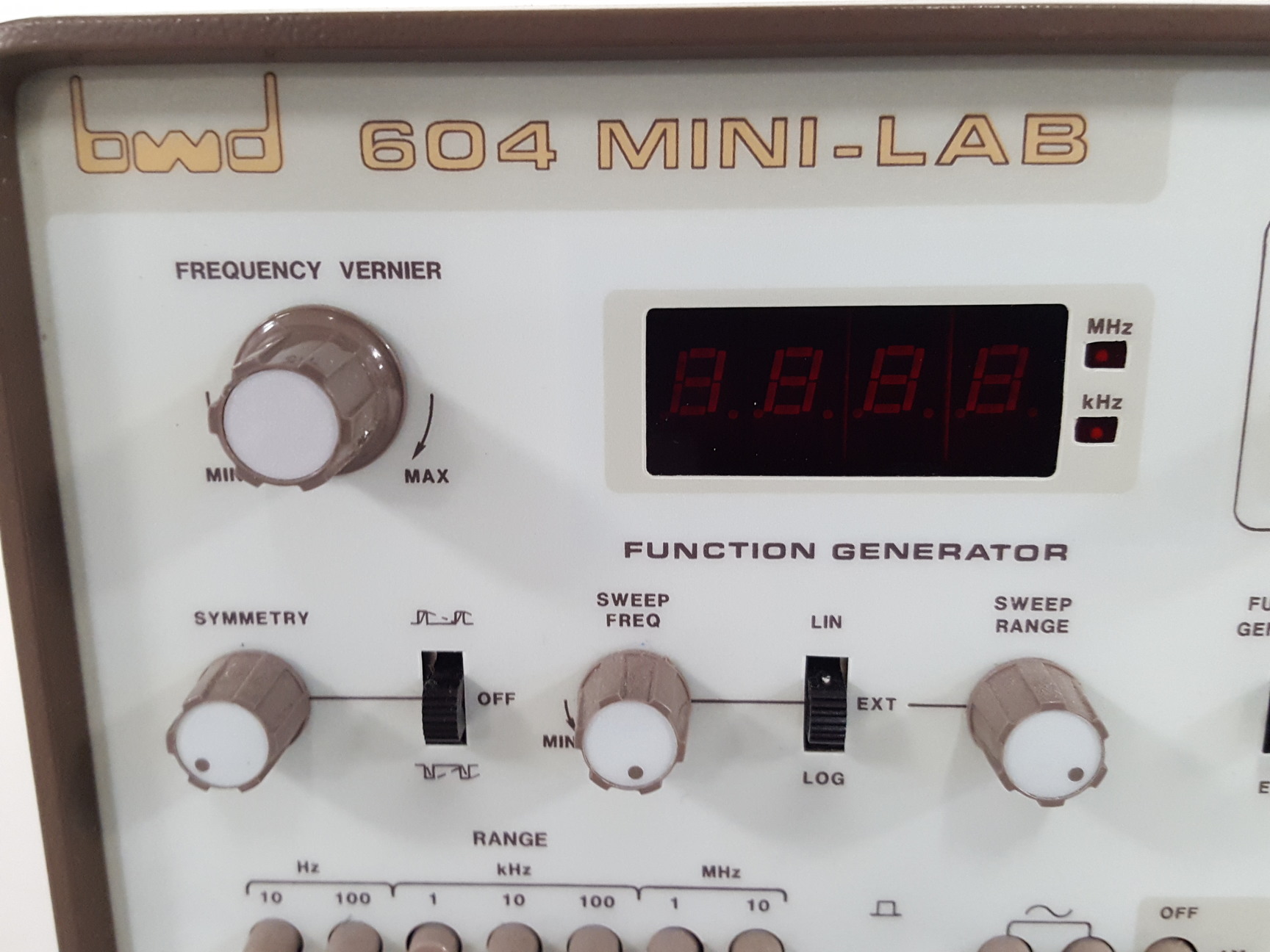 Image of McVan Instruments BWD 604 Mini-Lab Ver 2.  Lab Function Generator