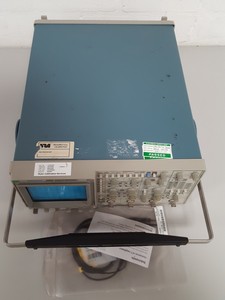 Thumbnail image of Tektronix 2252 100 MHz 4 Channel Analog Lab Oscilloscope + P2220 Tektronix Probe