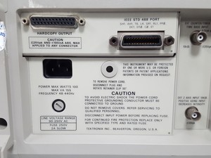 Thumbnail image of Tektronix 2252 100 MHz 4 Channel Analog Lab Oscilloscope + P2220 Tektronix Probe