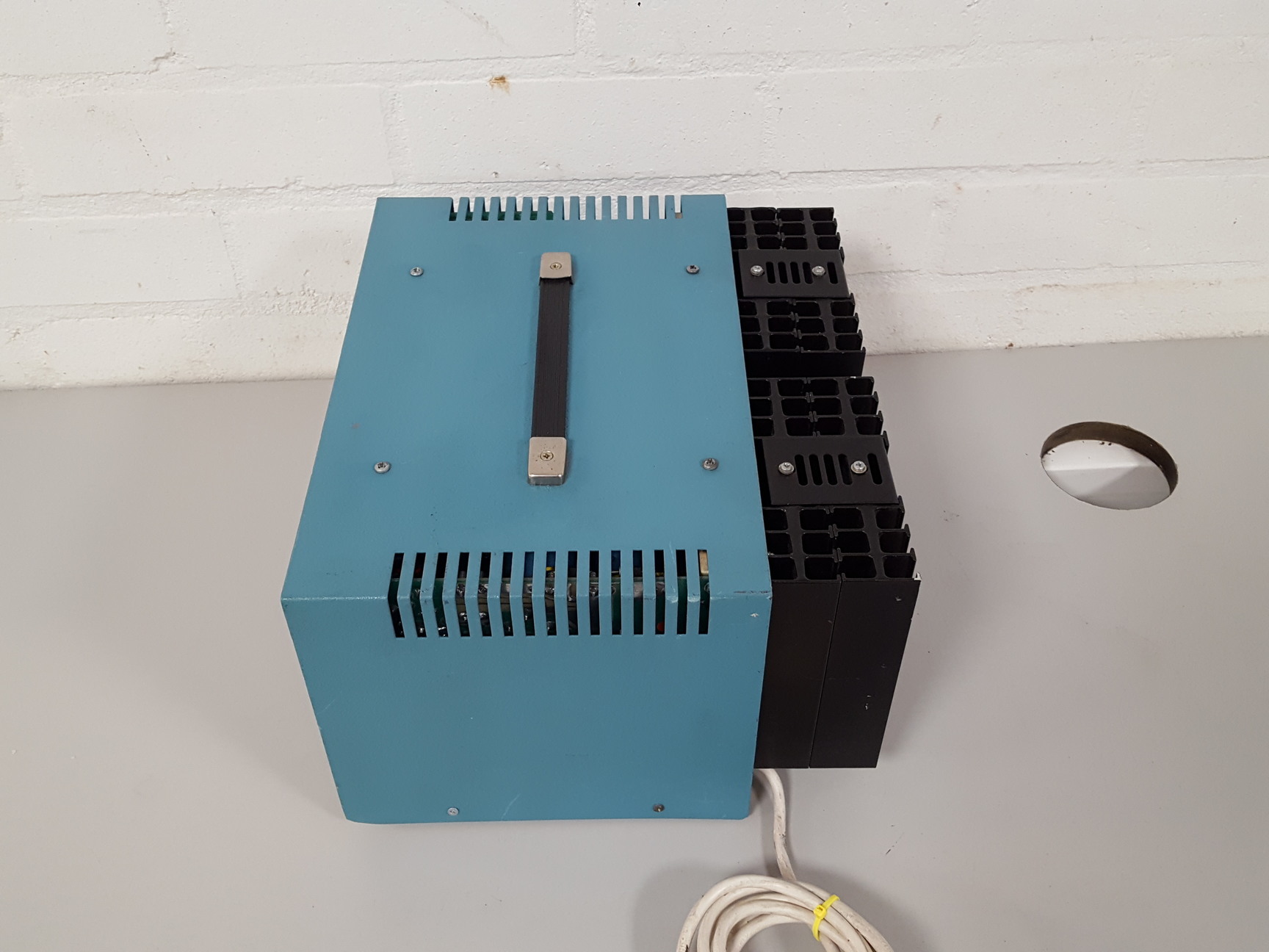 Image of Weir 4000 Dual Adjustable Power Supply 30V-2A Lab