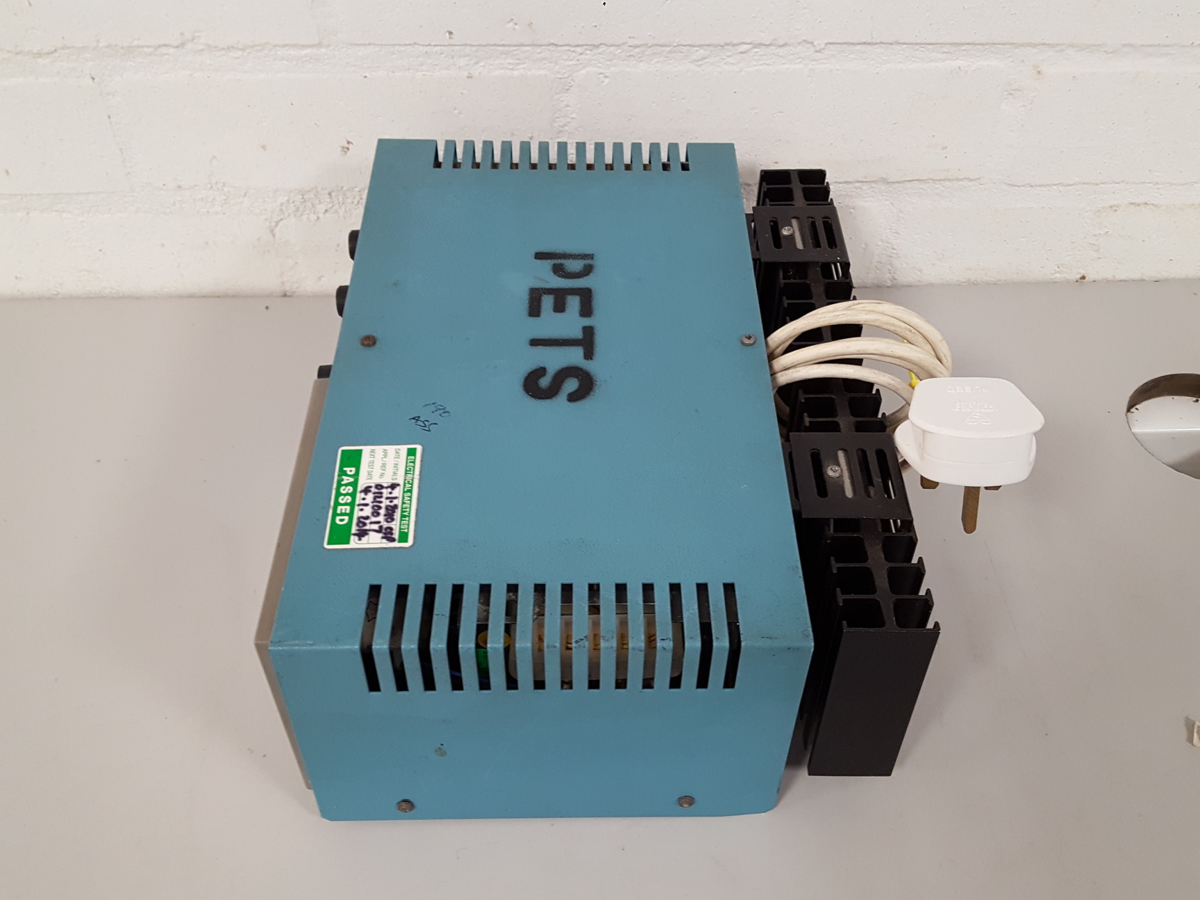 Image of Weir 761 Benchtop Lab Power Supply