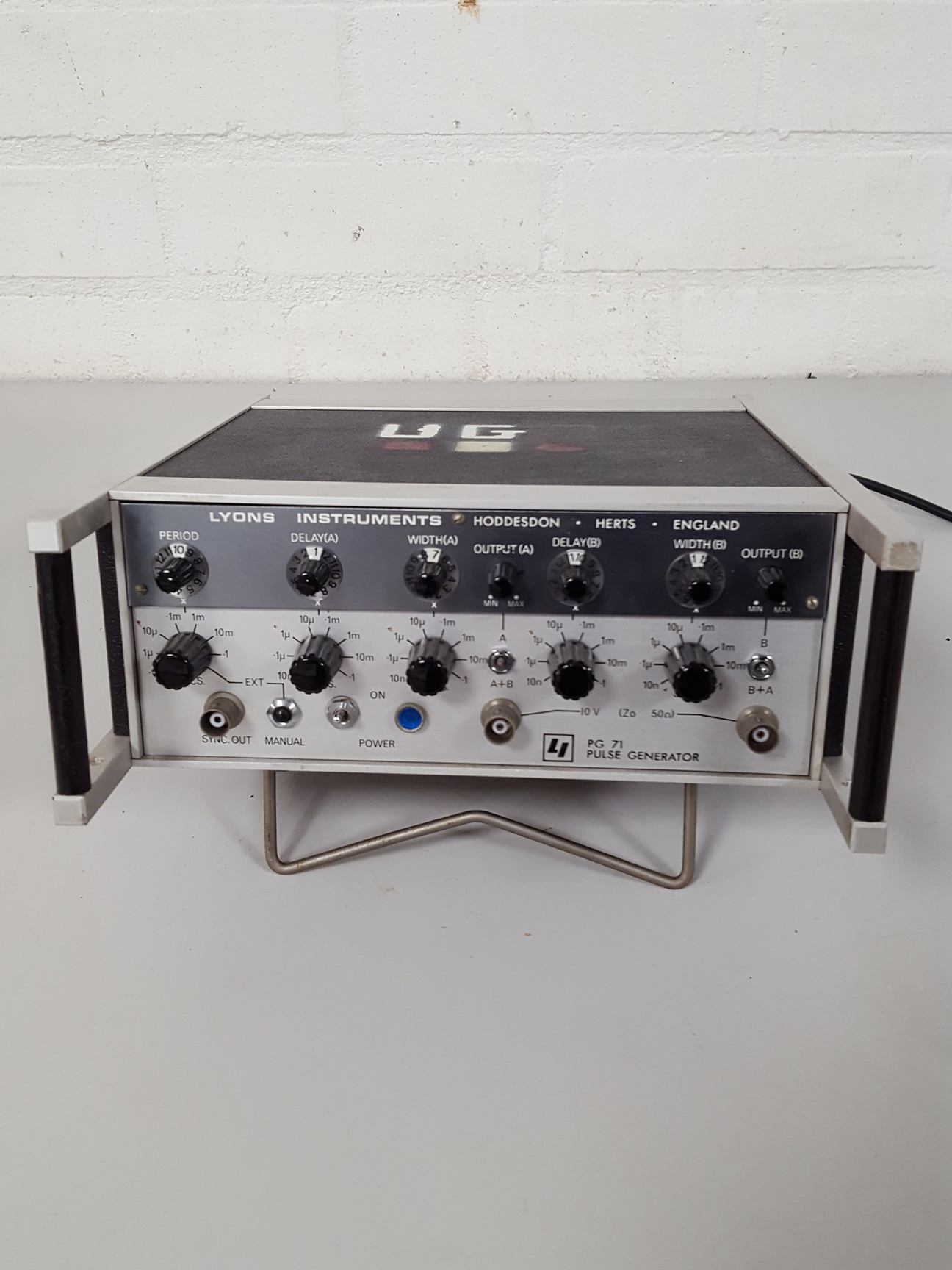 Image of Lyons Instruments PG 71N Bipolar Pulse Generator Lab - Spares Repairs