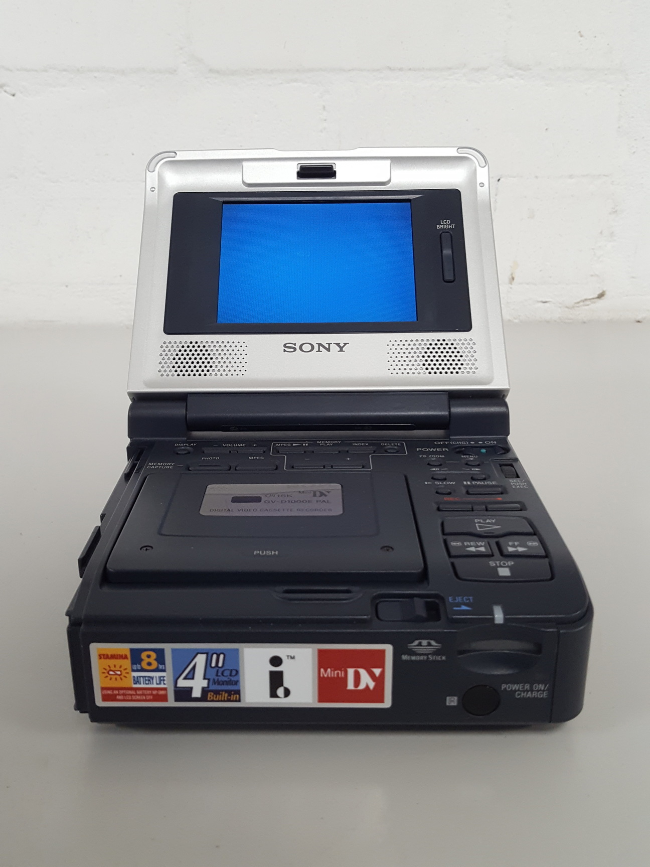 Sony Gv D1000e Pal Digital Minidv Video Cassette Player Recorder Av 8473