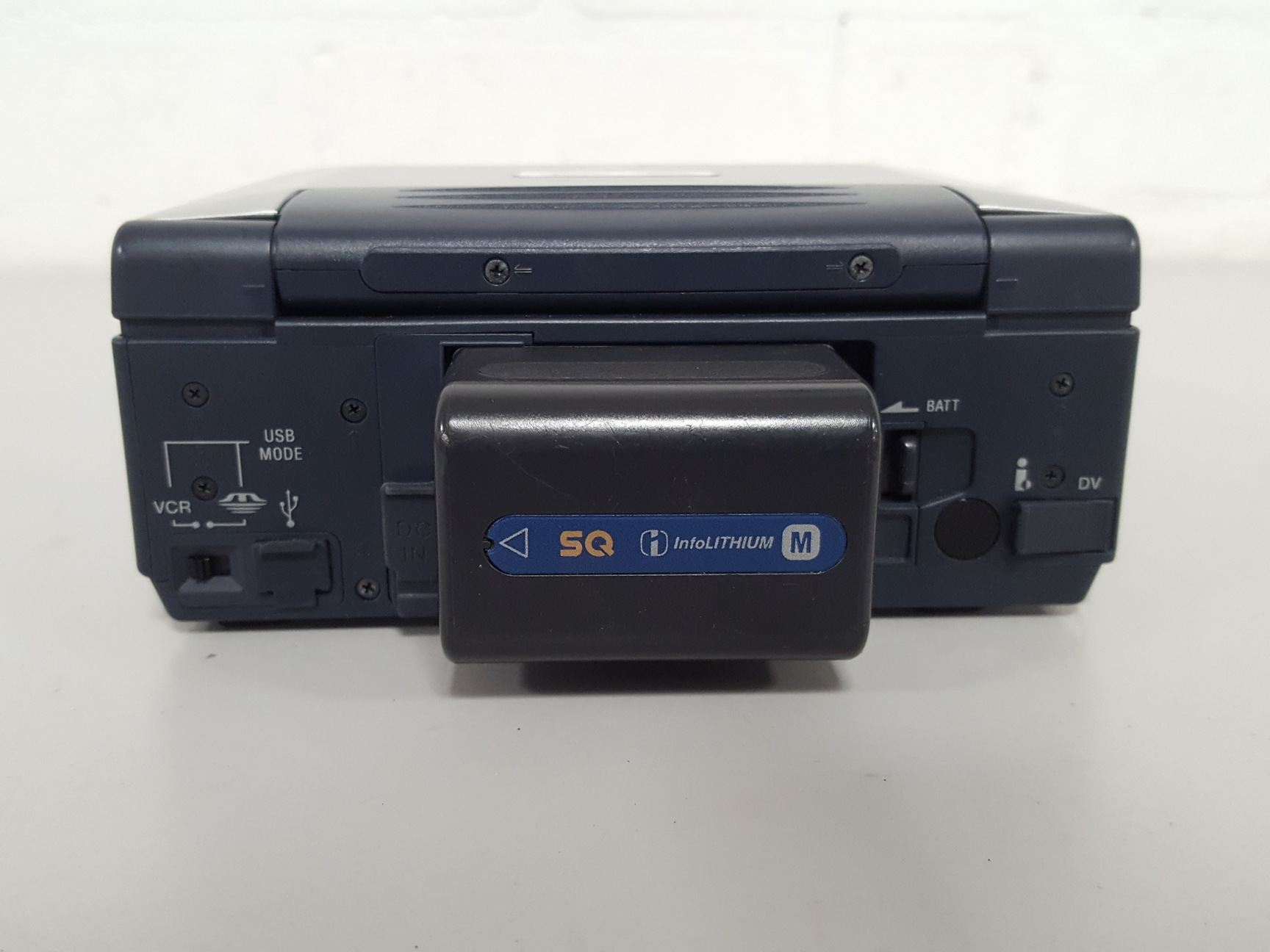 Image of Sony GV-D1000E Pal Digital MiniDV Video Cassette Player Recorder AV