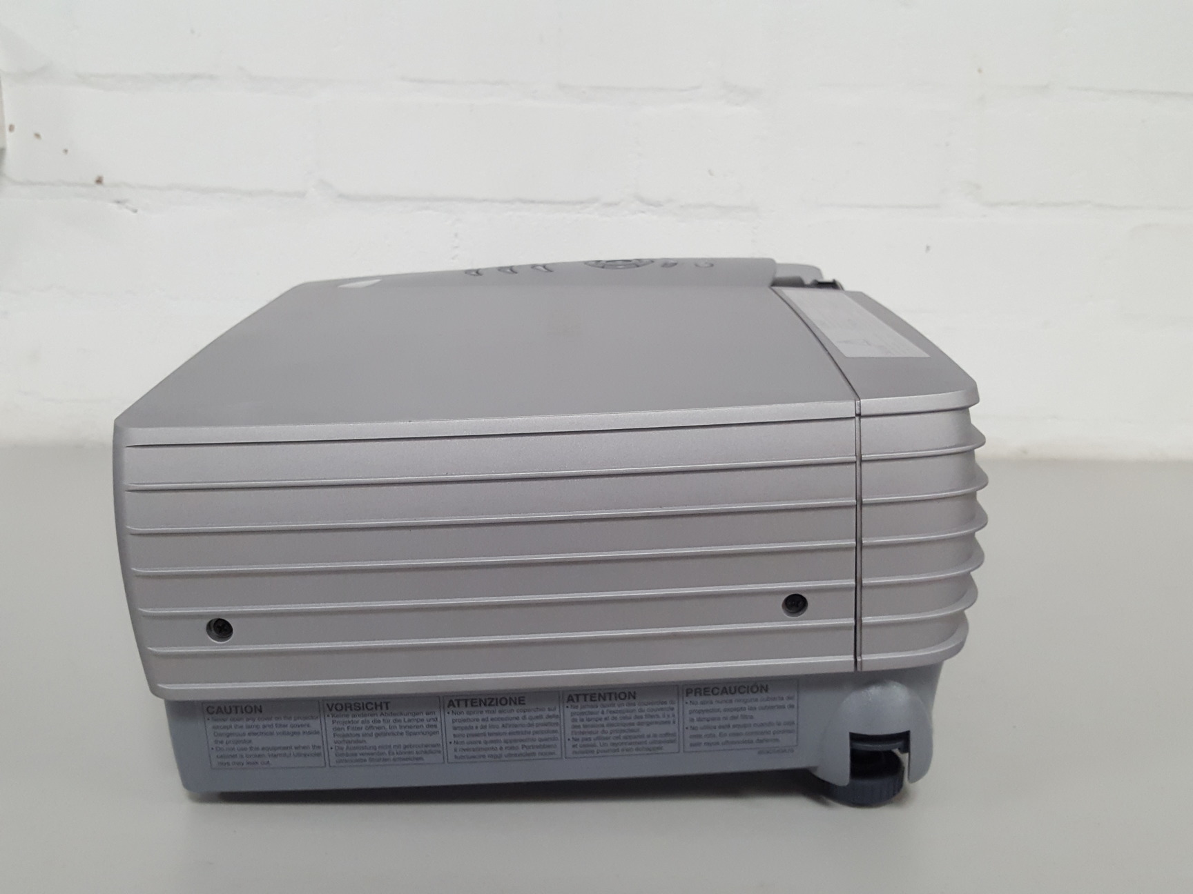 Image of Mitsubishi ColorView XL30U LCD Projector AV + Remote & Cables