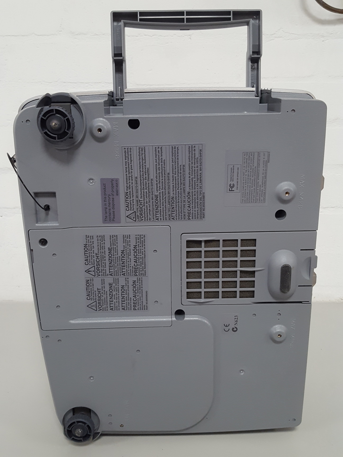 Image of Mitsubishi ColorView XL30U LCD Projector AV + Remote & Cables