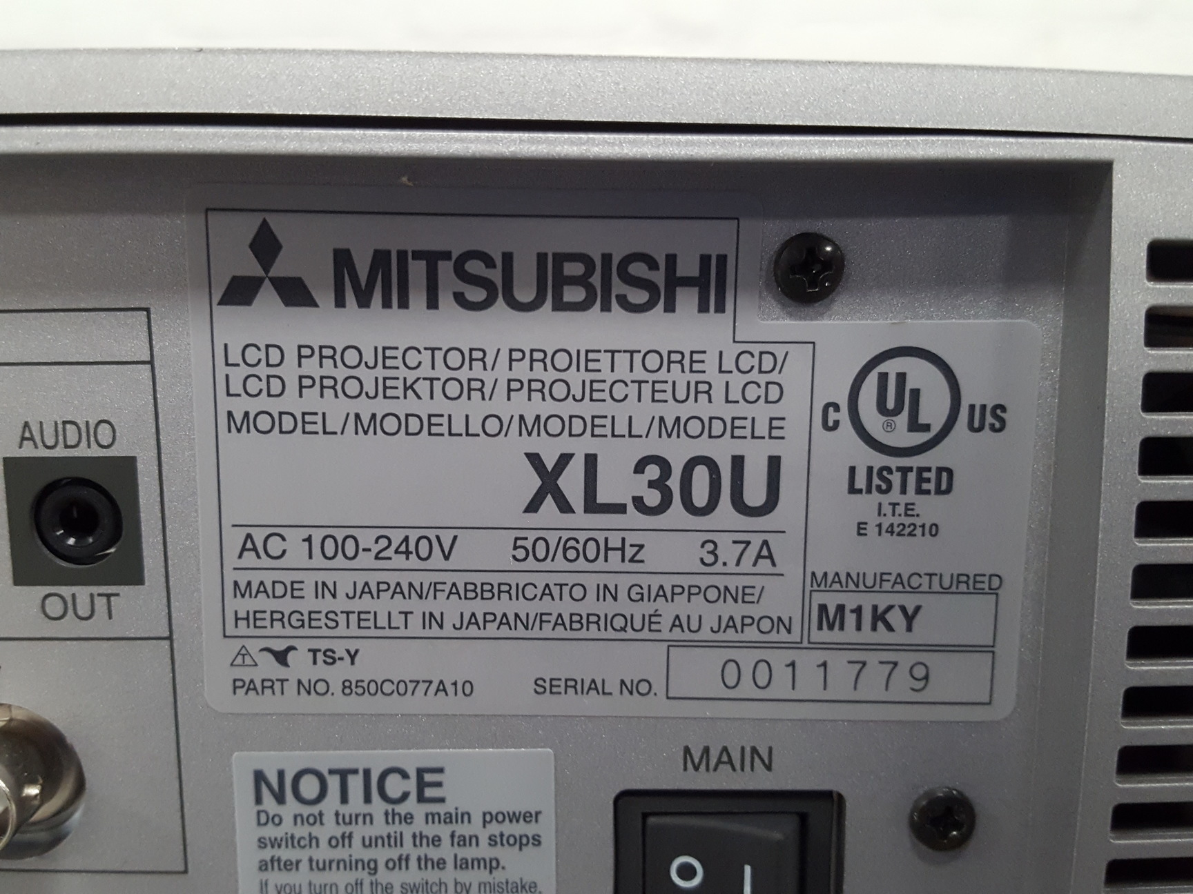 Image of Mitsubishi ColorView XL30U LCD Projector AV + Remote & Cables