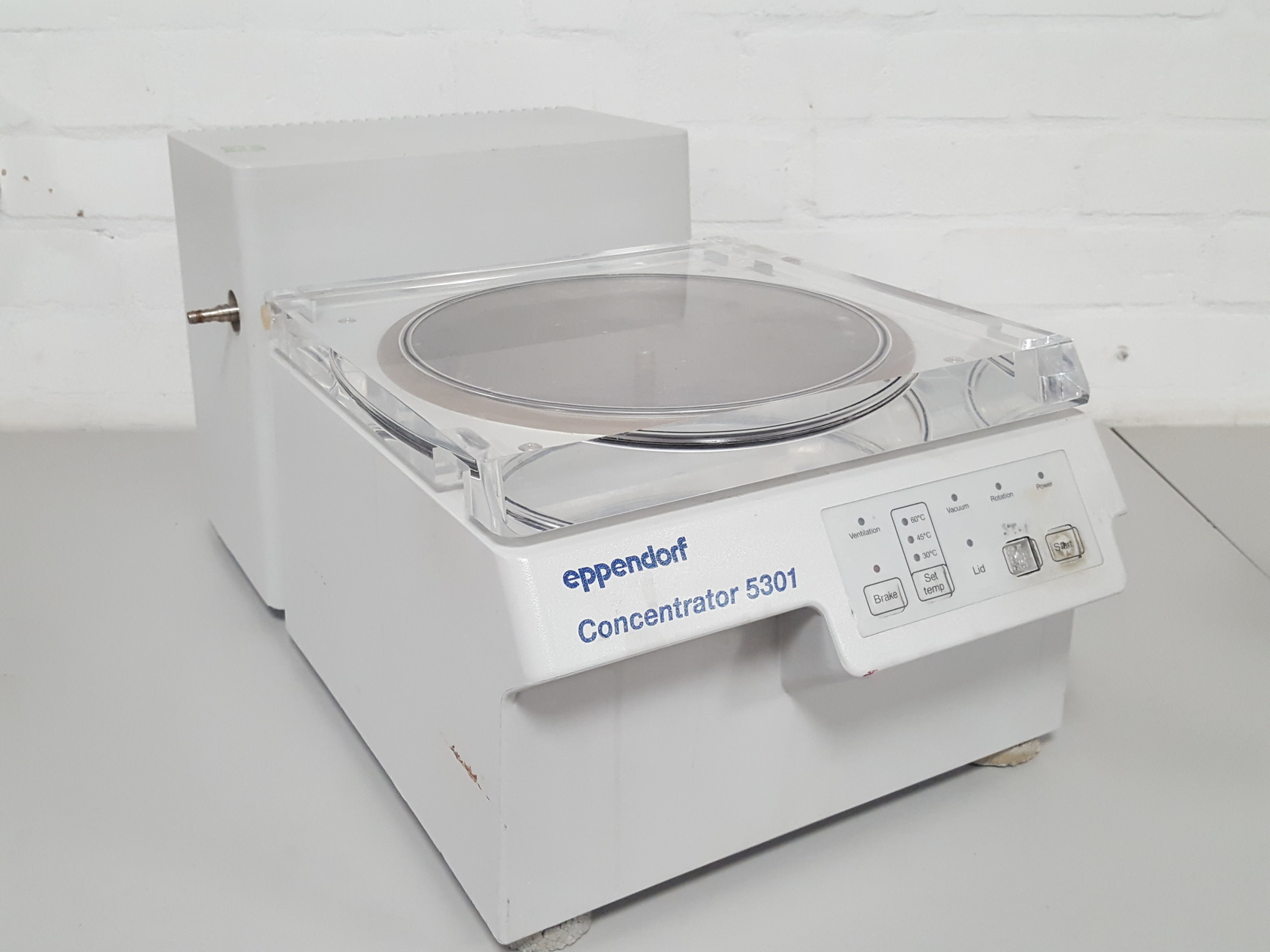 Image of Eppendorf Concentrator 5301 Benchtop Centrifuge Lab