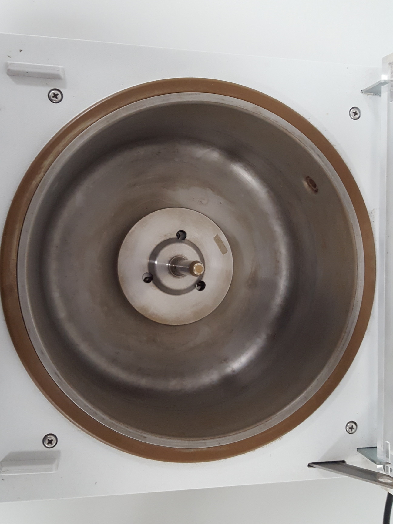 Image of Eppendorf Concentrator 5301 Benchtop Centrifuge Lab