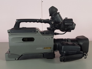 Thumbnail image of Sony DSR-250P Professional Camcorder Cameras & Photography