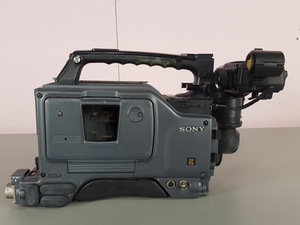 Thumbnail image of Sony DSP-570WSP Video Camera + DXF-801CE View Finder Photography