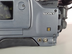 Thumbnail image of Sony DSP-570WSP Video Camera + DXF-801CE View Finder Photography
