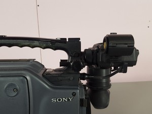 Thumbnail image of Sony DSP-570WSP Video Camera + DXF-801CE View Finder Photography