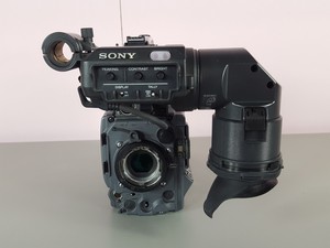 Thumbnail image of Sony DSP-570WSP Video Camera + DXF-801CE View Finder Photography