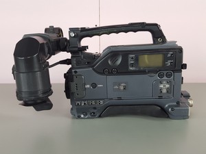 Thumbnail image of Sony DSP-570WSP Video Camera + DXF-801CE View Finder Photography