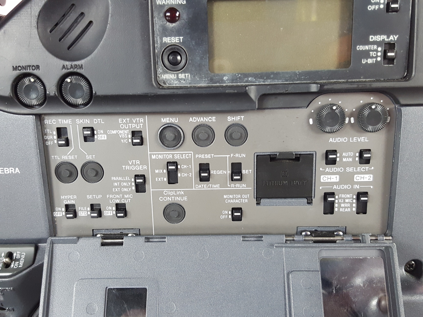 Image of Sony DSP-570WSP Video Camera + DXF-801CE View Finder Photography