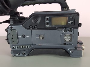 Thumbnail image of Sony DSP-570WSP Video Camera + DXF-801CE View Finder Photography