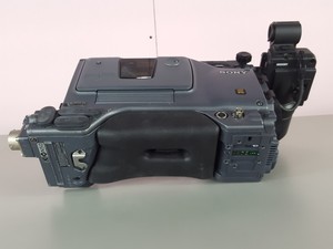 Thumbnail image of Sony DSP-570WSP Video Camera + DXF-801CE View Finder Photography