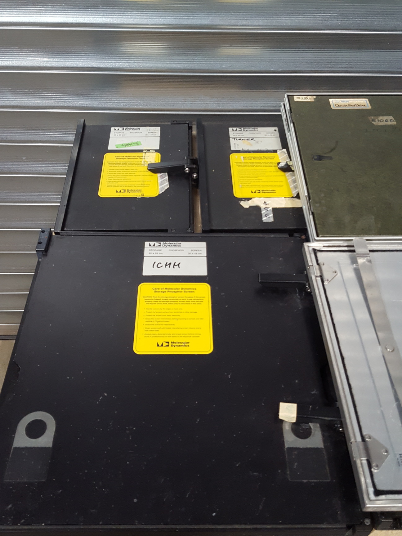 Image of 12x Storage Phosphorus Screens / Imaging Plates Molecular Dynamics Cronex Lab