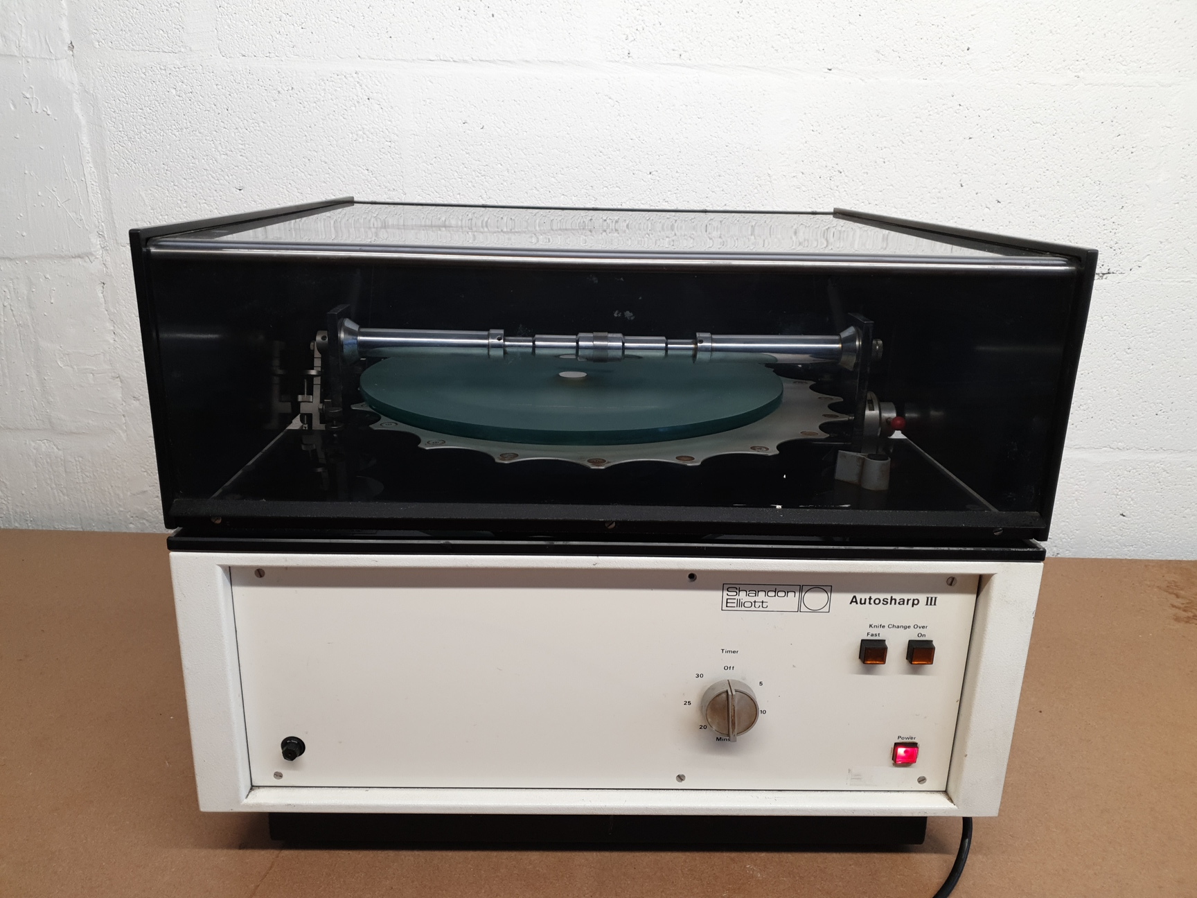 Image of Shandon Elliott Autosharp III - Microtome Knife Sharpener Lab
