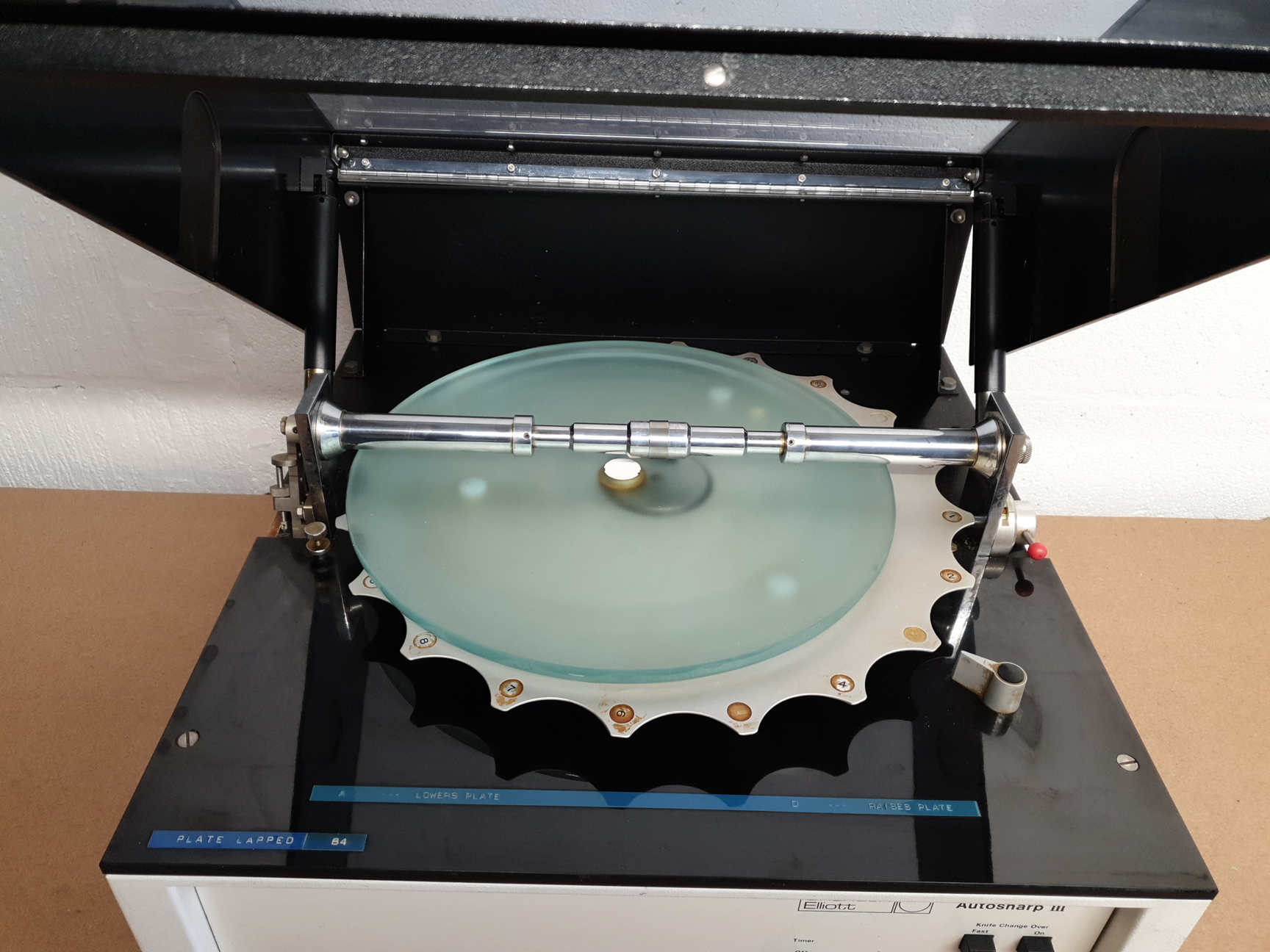 Image of Shandon Elliott Autosharp III - Microtome Knife Sharpener Lab