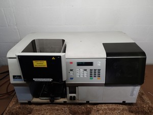 Thumbnail image of Perkin Elmer AAnalyst 100 Atomic Absorption Spectrometer Lab