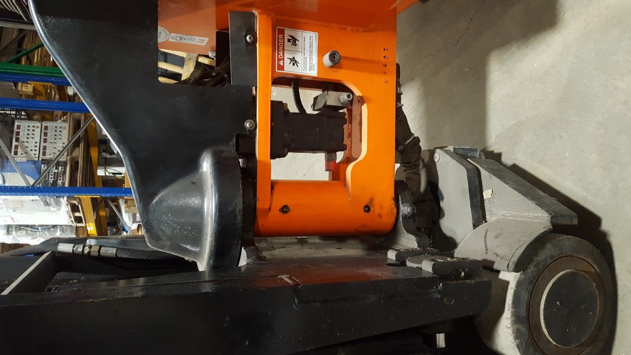 Image of Bendi Narrow Aisle Articulated Forklift BE40V47X(55), 2007, 2,500 hours, 4.7m, 