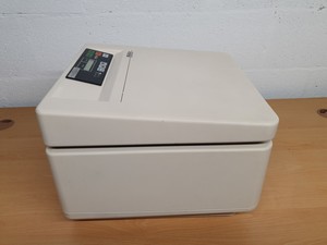 Thumbnail image of Hettich Zentrifugen Universal 30F Lab Centrifuge With Rotor 1424A