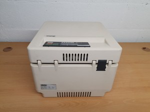 Thumbnail image of Hettich Zentrifugen Universal 30F Lab Centrifuge With Rotor 1424A