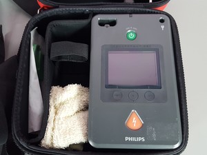 Thumbnail image of Philips HeartStart FR3 Defibrillator ECG Bundle + Carry Case