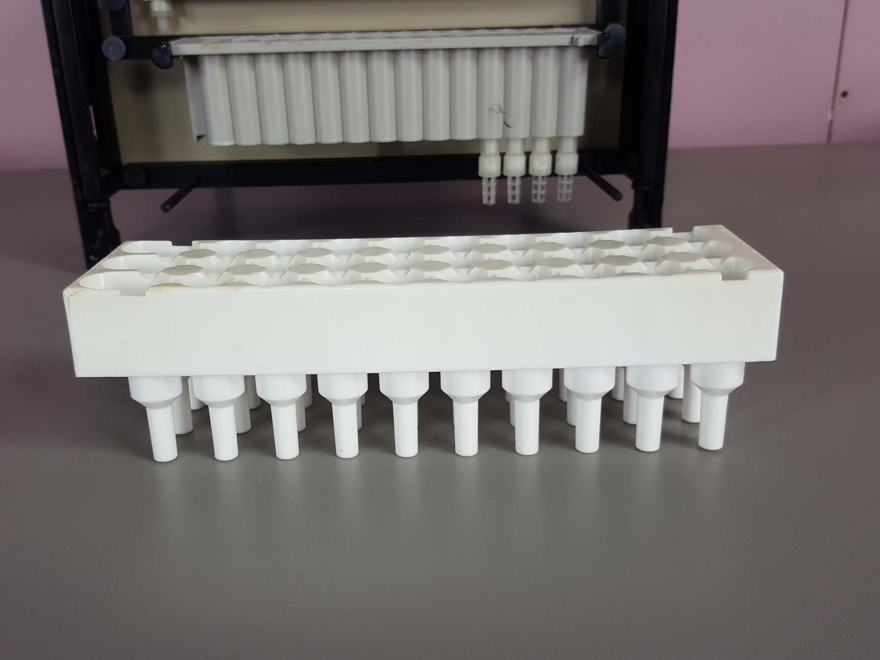 Image of Gilson Model 201 Fraction Collector & Controller Lab