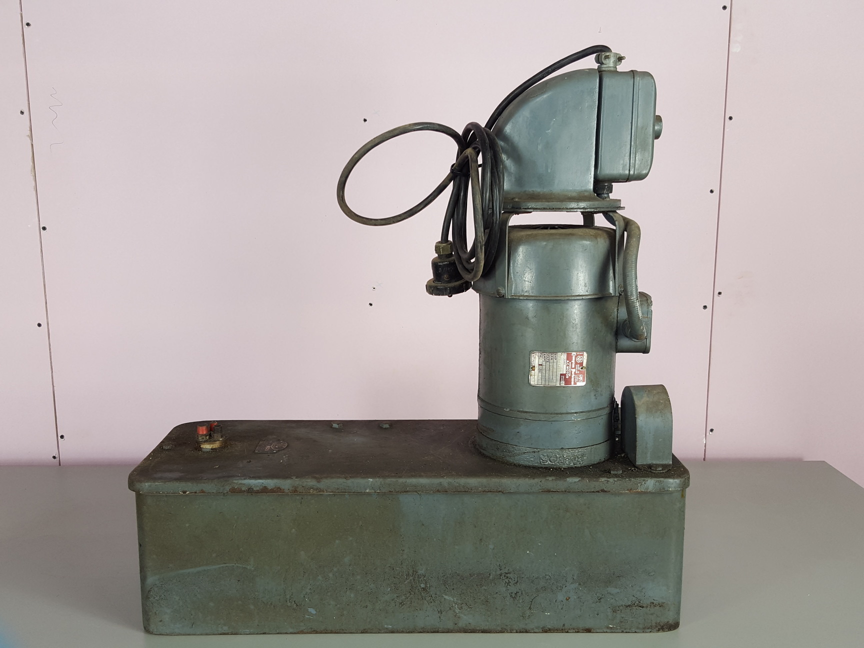 Image of HIC LTD Hydraulic Pump / Power Unit for Lathe Profiling Attachment VMF534TF