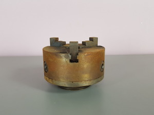 Thumbnail image of Pratt Burnerd Cat. 1213-11705 6-1/4" Iron Body Lathe Chuck (3 Jaws) 95mm 