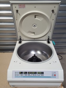 Thumbnail image of Heraeus Megafuge 3S Large Benchtop Centrifuge Lab Spares/Repairs