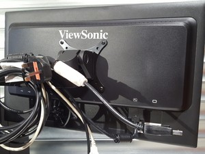 Thumbnail image of Illumina HiSeq 2500 DNA Sequencing System 2013 Lab + Control Software