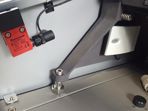 Thumbnail image of Genetix QArray Mini Benchtop MicroArray Array Printer + Jun-Air Pump Lab