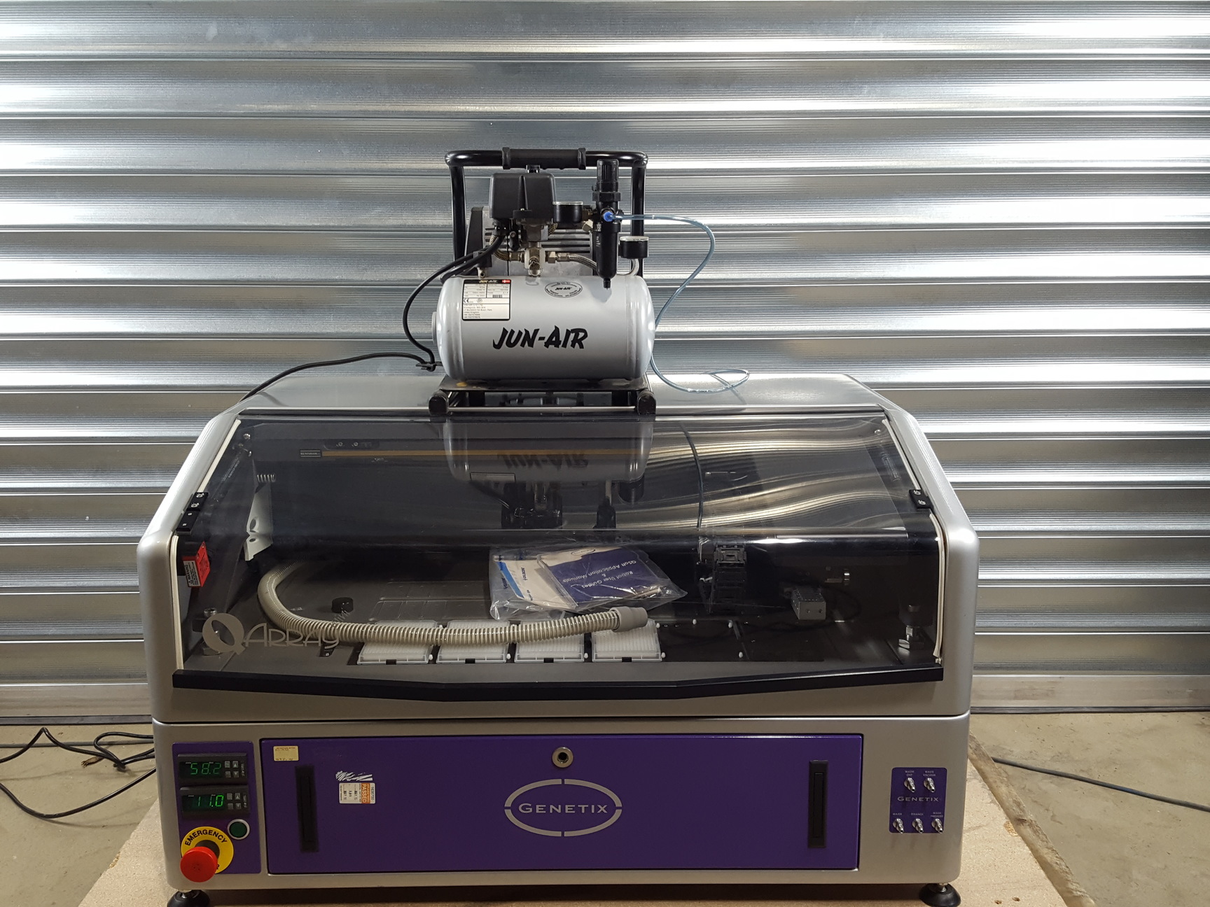 Image of Genetix QArray Mini Benchtop MicroArray Printer + Jun-Air Pump Lab