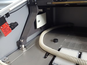 Thumbnail image of Genetix QArray Mini Benchtop MicroArray Printer + Jun-Air Pump Lab