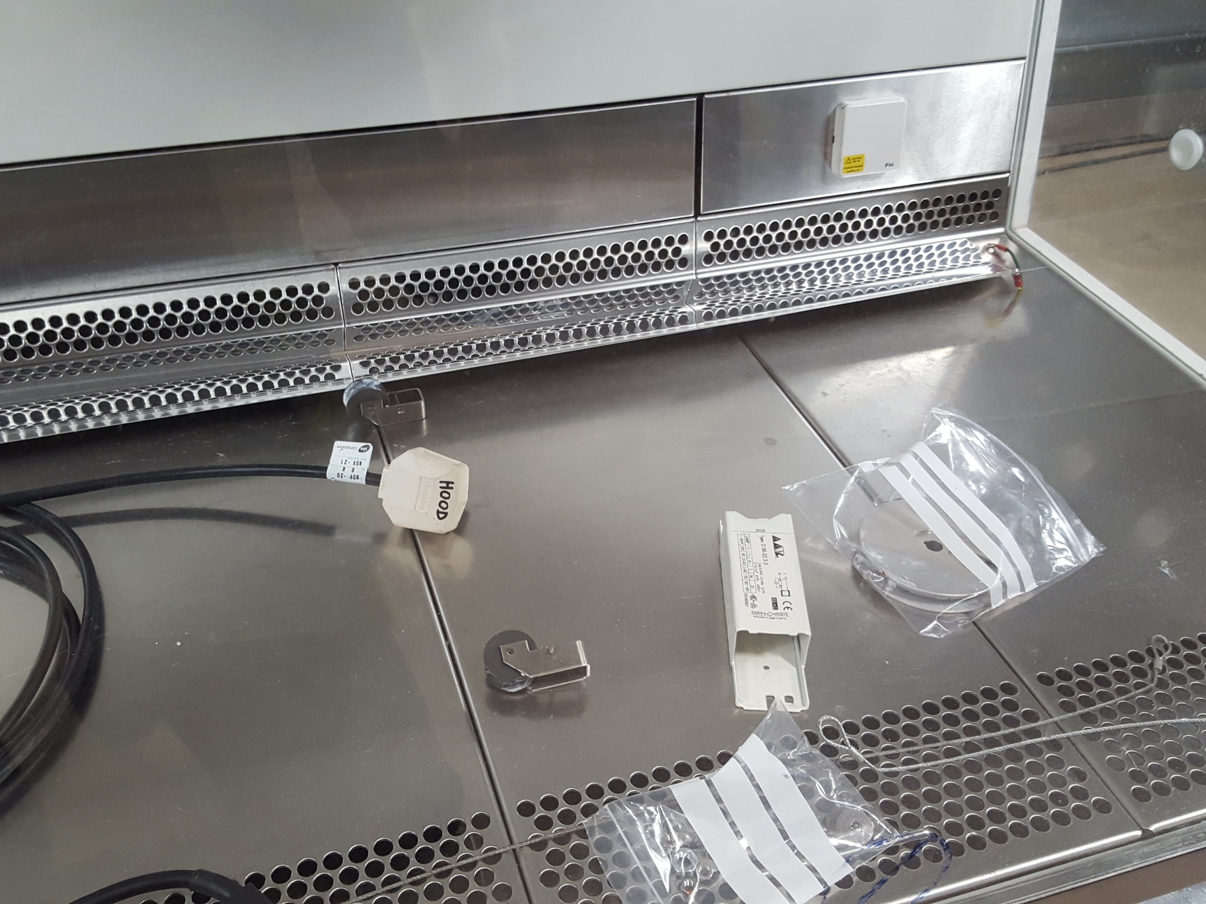 Image of Holten LaminAir Flow Cabinet Model 1.2 S2010 Spares of Repairs Lab